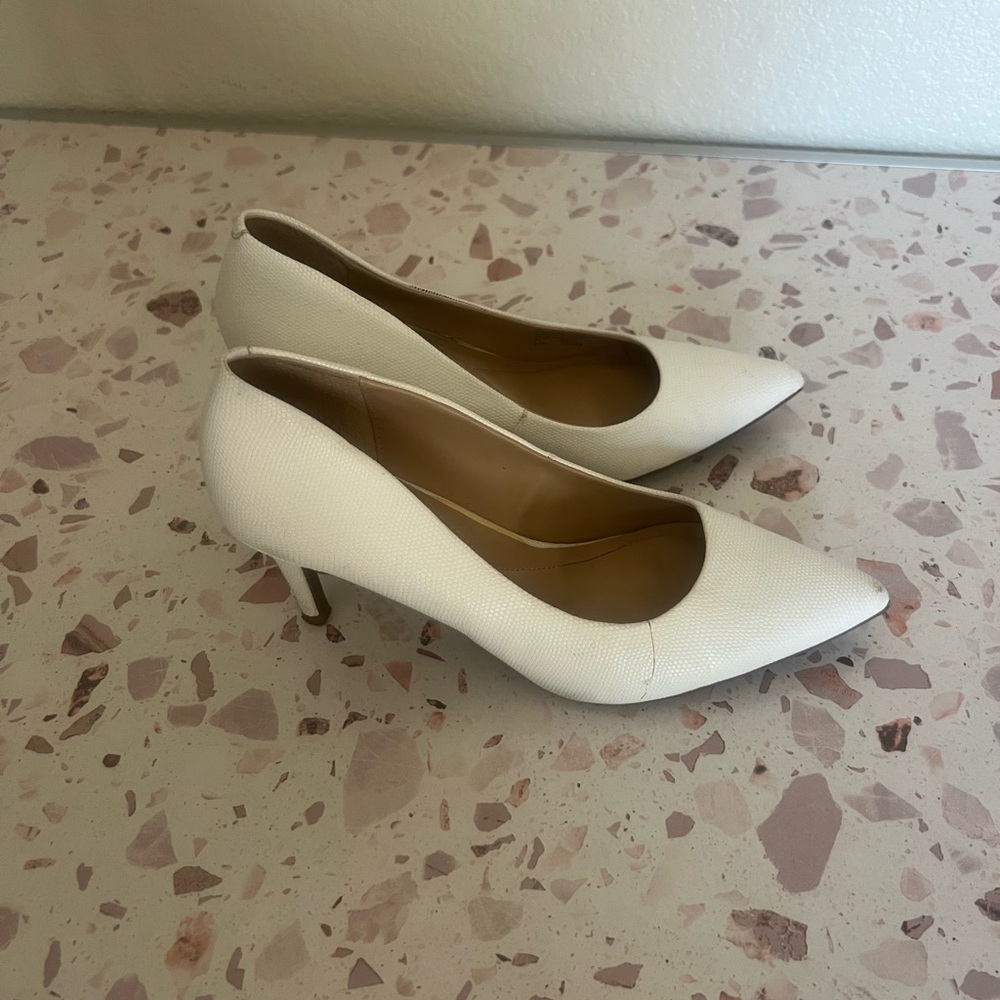 3 Pair Women’s Heel/Shoe Bundle (6.5)